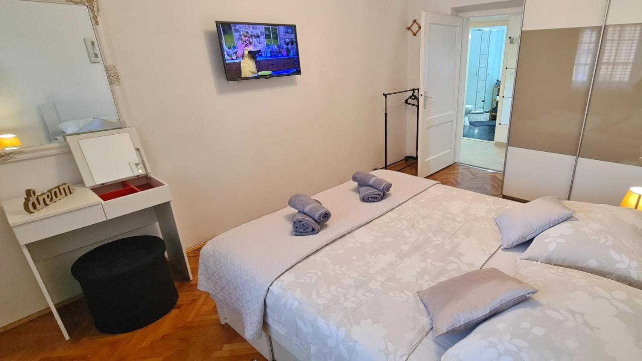 Apartment Sara Poljud Split Exterior foto